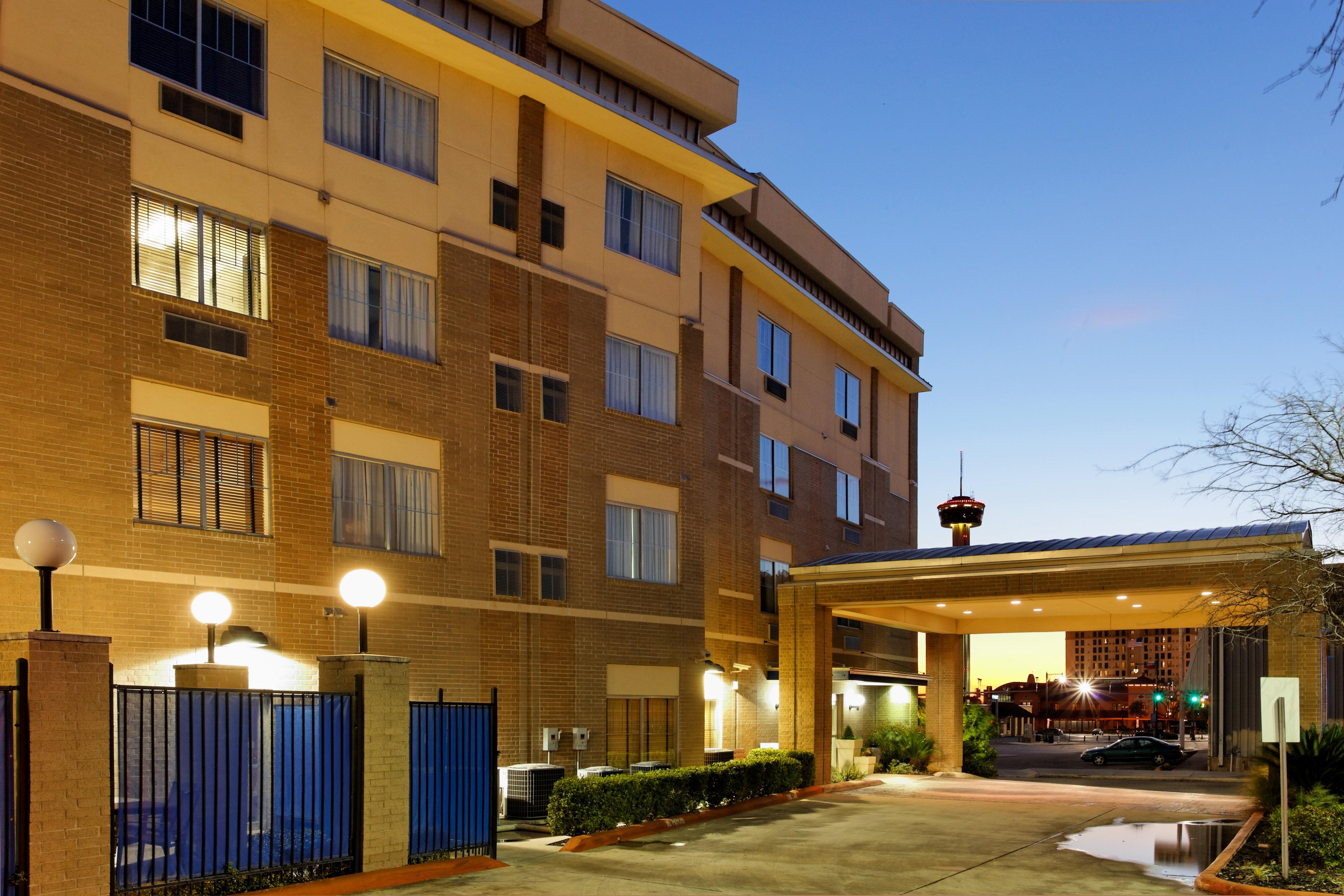 Holiday Inn Express Hotel & Suites San Antonio - Rivercenter Area By Ihg Экстерьер фото