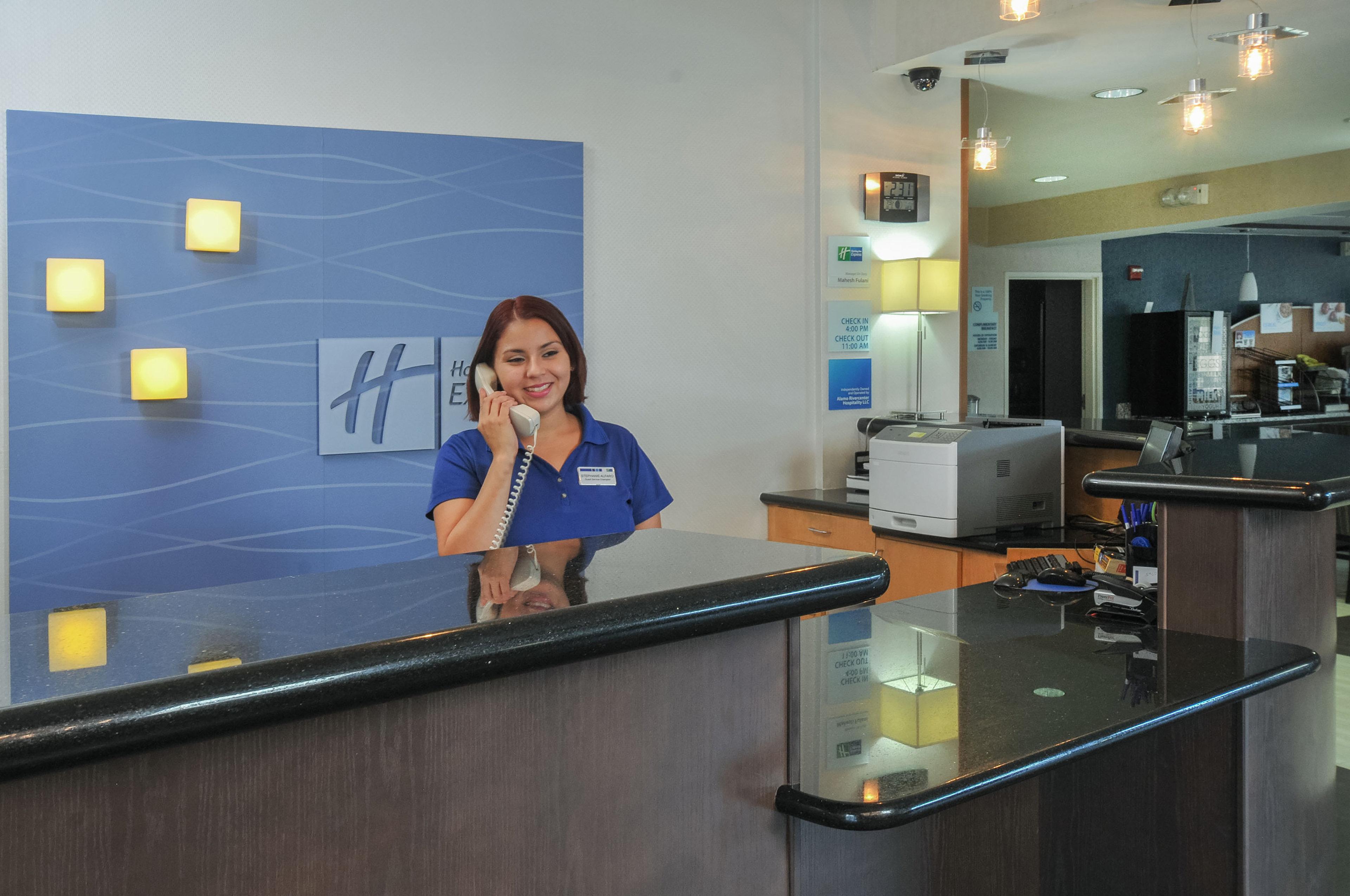 Holiday Inn Express Hotel & Suites San Antonio - Rivercenter Area By Ihg Экстерьер фото